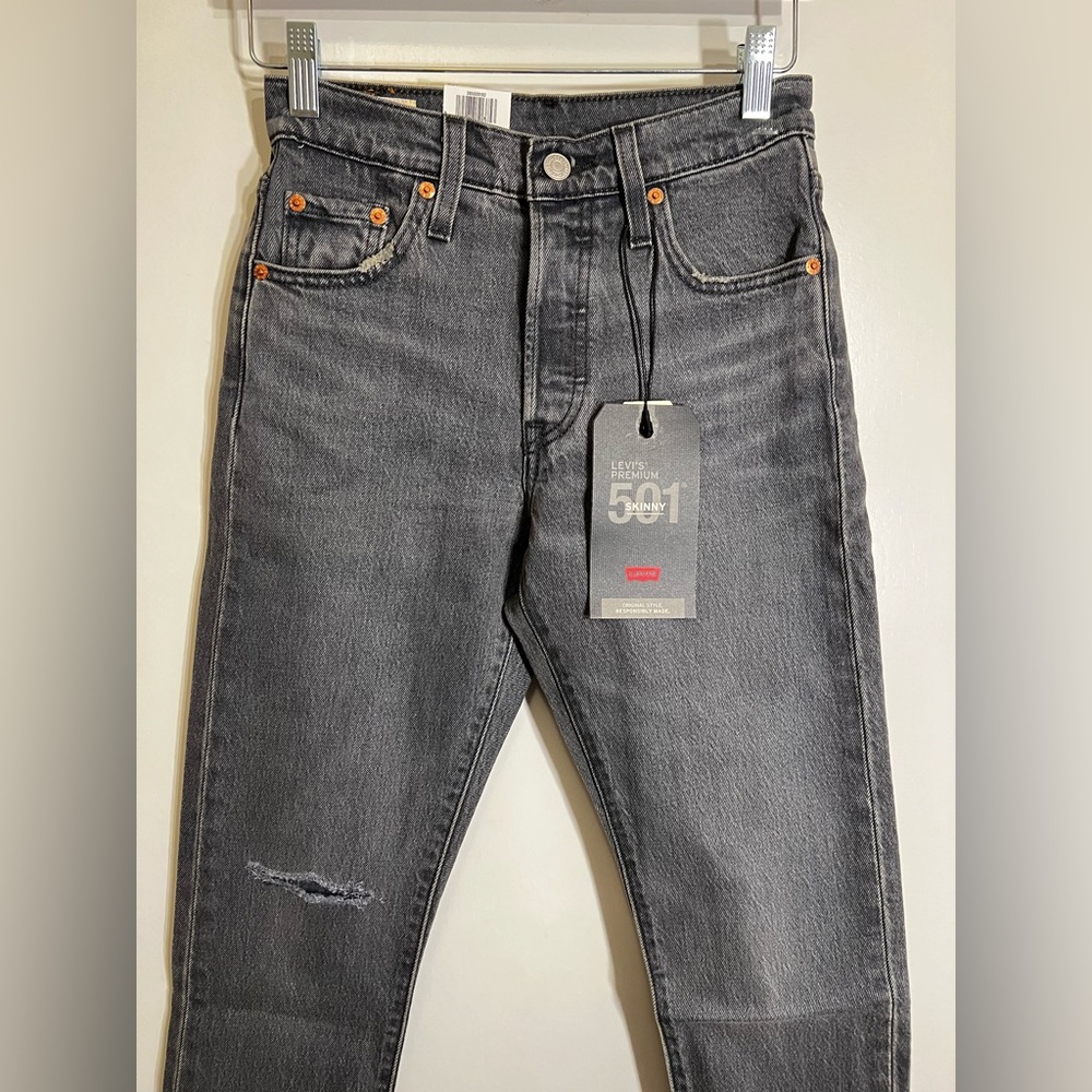Levis 501 Skinny Jeans in Gray
